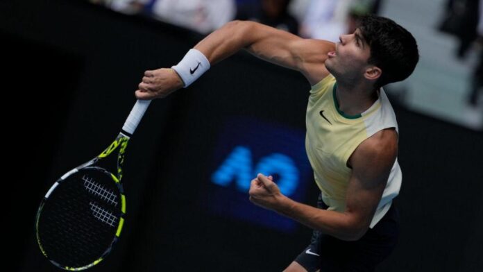 Carlos Alcaraz (AP Photo/Andy Wong)