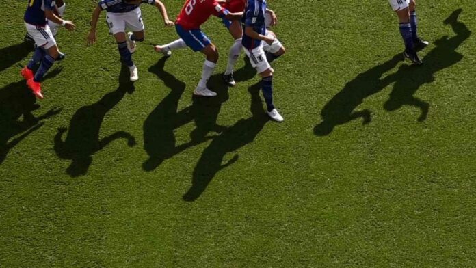 Mercado: jogadores e sombras (Foto FRANCOIS-XAVIER MARIT/AFP via Getty Images)
