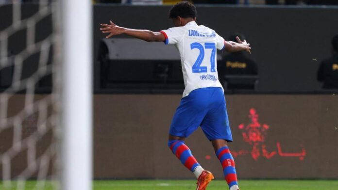 Lamine Yamal, do Barcelona, na meia-final da Supertaça de Espanha (Getty Images)