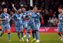 Inglaterra: golo ao cair do pano garante três pontos ao Aston Villa Aston Villa festeja golo frente ao Luton Town (Bradley Collyer/AP)