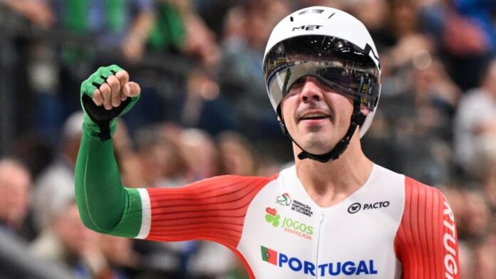 Iúri Leitão festeja título europeu de scratch, nos Europeus de ciclismo de pista (JOHN THYS/AFP via Getty Images)