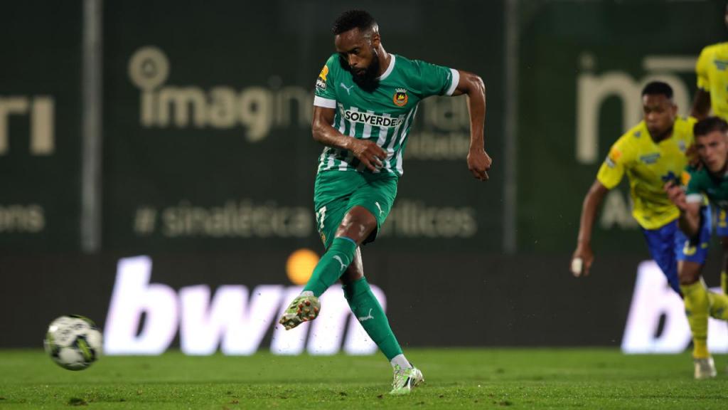 1024-98 Rio Ave-Arouca (ESTELA SILVA/LUSA)