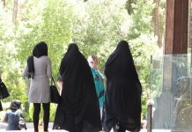 DIREITOS DE UMA VIÚVA ONU fala de um grande e crescente número de deslocados, principalmente de Teerã