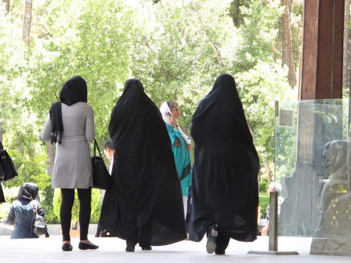 ONU fala de um grande e crescente número de deslocados, principalmente de Teerã