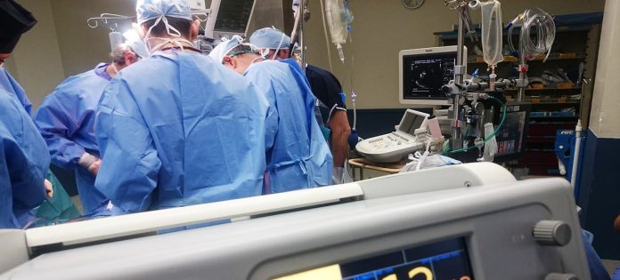 OMS-Europa revelou que grande parte de profissionais de medicina e enfermagem têm transtornos de saúde mental e bem-estar por causa das condições de trabalho