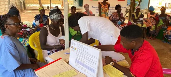 O programa oferece suporte aos necessitados abordando questões de nutrição e segurança alimentar, especialmente em crianças