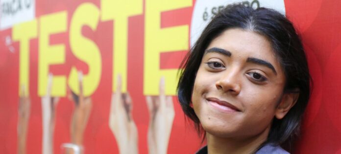 Moisés Maciel da Silva, 19 anos, de São Paulo, Brasil, descobriu que vivia com HIV quando completou 18 anos. (arquivo)